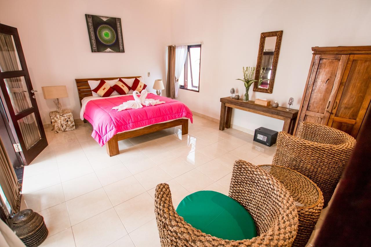Av Coco Villa *